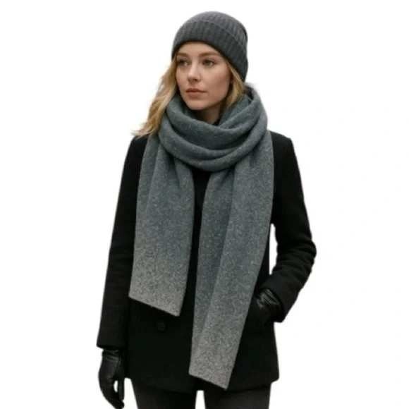 Barefoot Dreams Accessories - NWT Barefoot Dreams‎ CozyChic Lite Confetti Scarf Smokey Green Fog Gray One Size